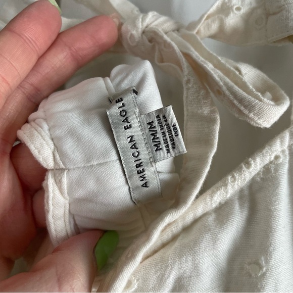 American Eagle Ivory Eyelet Romper open bow back- size medium - Picture 8 of 9